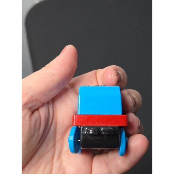 2018 Thomas & Friends Gordon Train Tank Engine with Coal Car Pull Along Toy - Picture 5 of 11